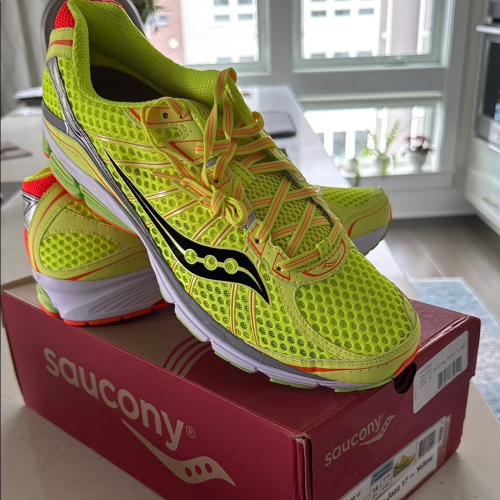 Saucony Vibrant Yellow and Orange Running Shoes size 14